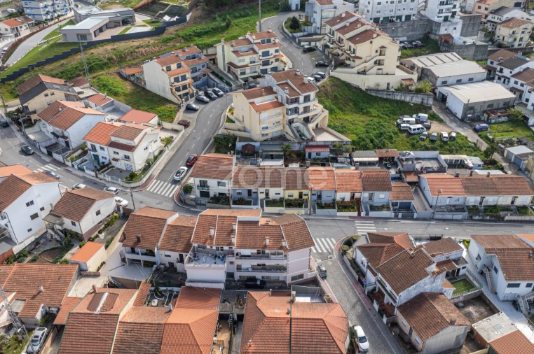 Moradia T2 para Venda em Baguim do Monte (Rio Tinto) Foto 8