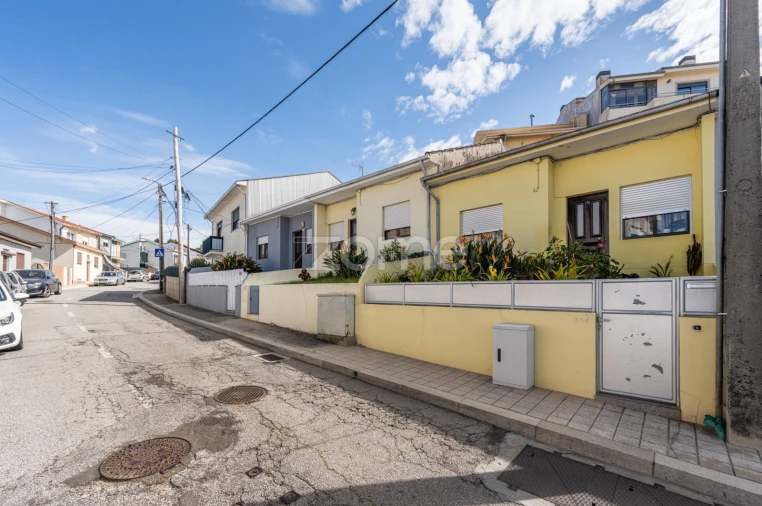 Moradia T2 para Venda em Baguim do Monte (Rio Tinto) Foto 2