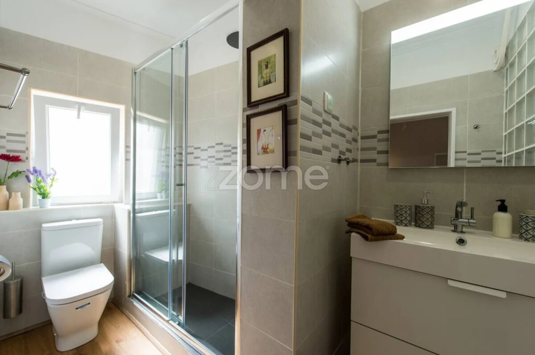 Apartamento T2 para Venda em Misericórdia Foto 7