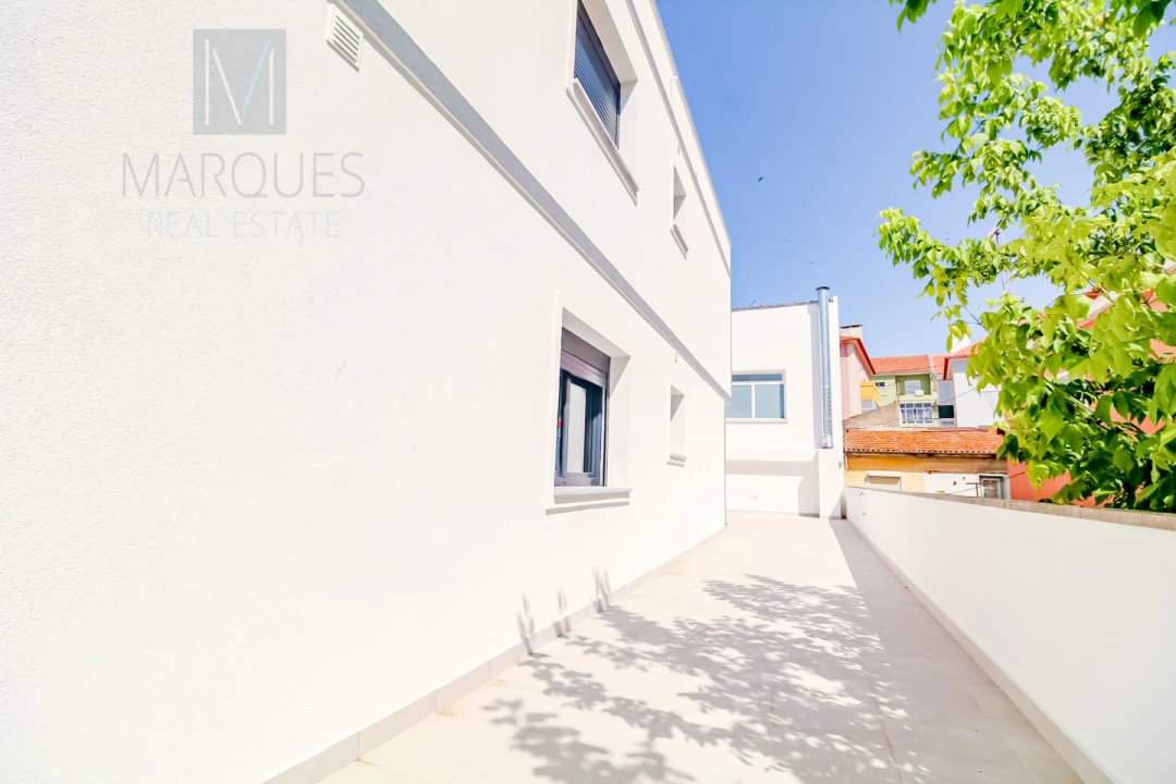 Apartamento T4 para Venda em Almada, Cova da Piedade, Pragal e Cacilhas Foto 2