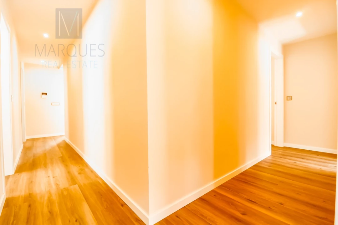 Apartamento T4 para Venda em Almada, Cova da Piedade, Pragal e Cacilhas Foto 22