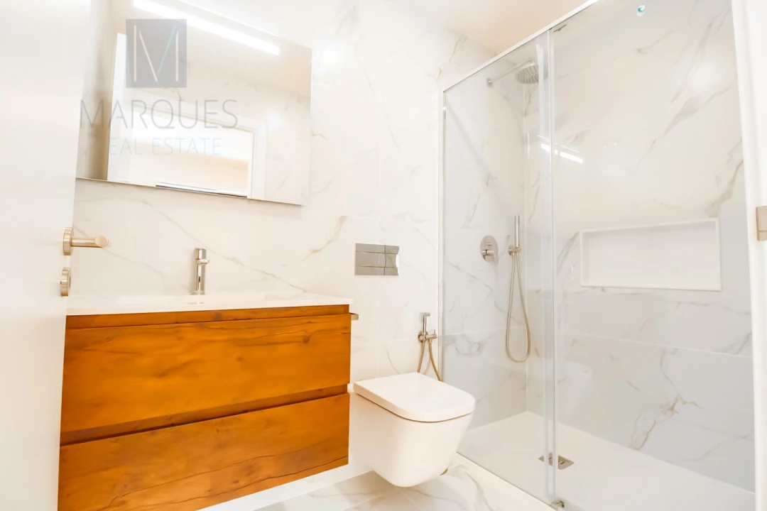 Apartamento T4 para Venda em Almada, Cova da Piedade, Pragal e Cacilhas Foto 28