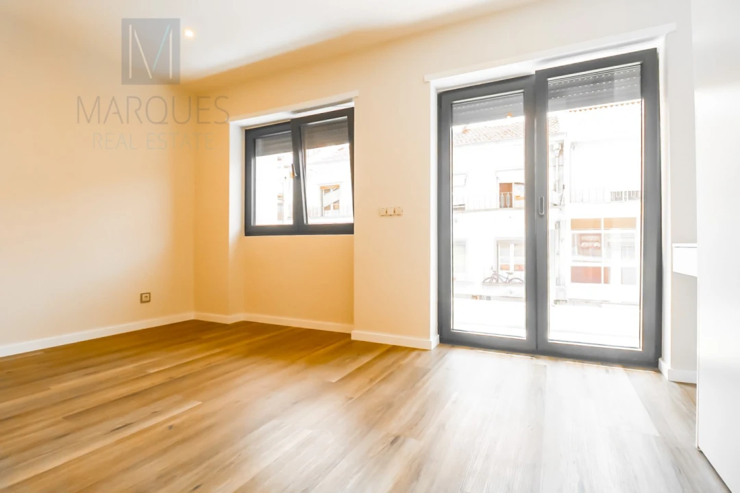 Apartamento T4 para Venda em Almada, Cova da Piedade, Pragal e Cacilhas Foto 29
