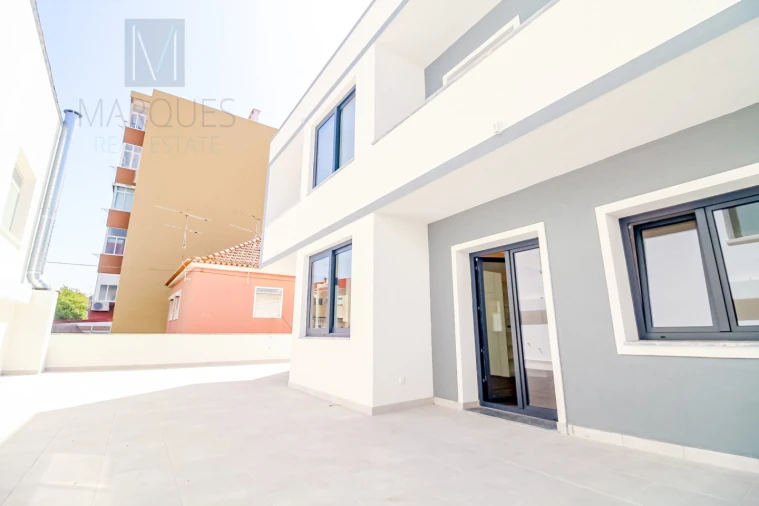 Apartamento T4 para Venda em Almada, Cova da Piedade, Pragal e Cacilhas Foto 4