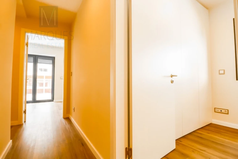 Apartamento T4 para Venda em Almada, Cova da Piedade, Pragal e Cacilhas Foto 16