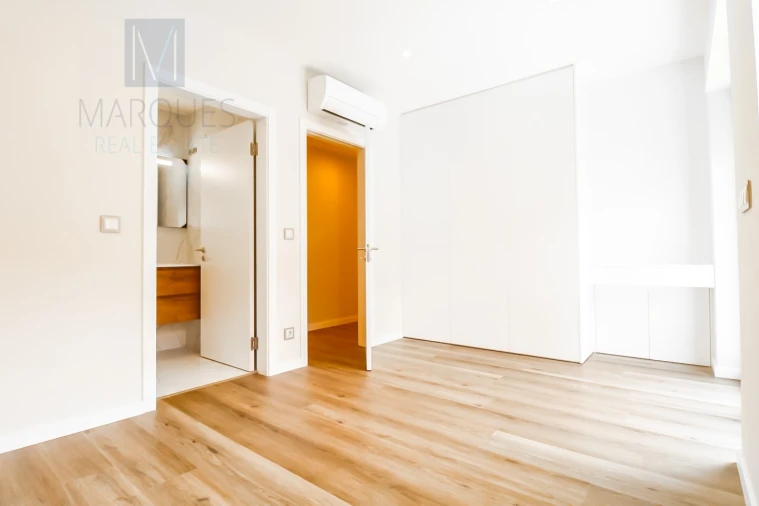 Apartamento T4 para Venda em Almada, Cova da Piedade, Pragal e Cacilhas Foto 19