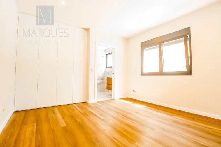 Apartamento T4 para Venda em Almada, Cova da Piedade, Pragal e Cacilhas Foto 24