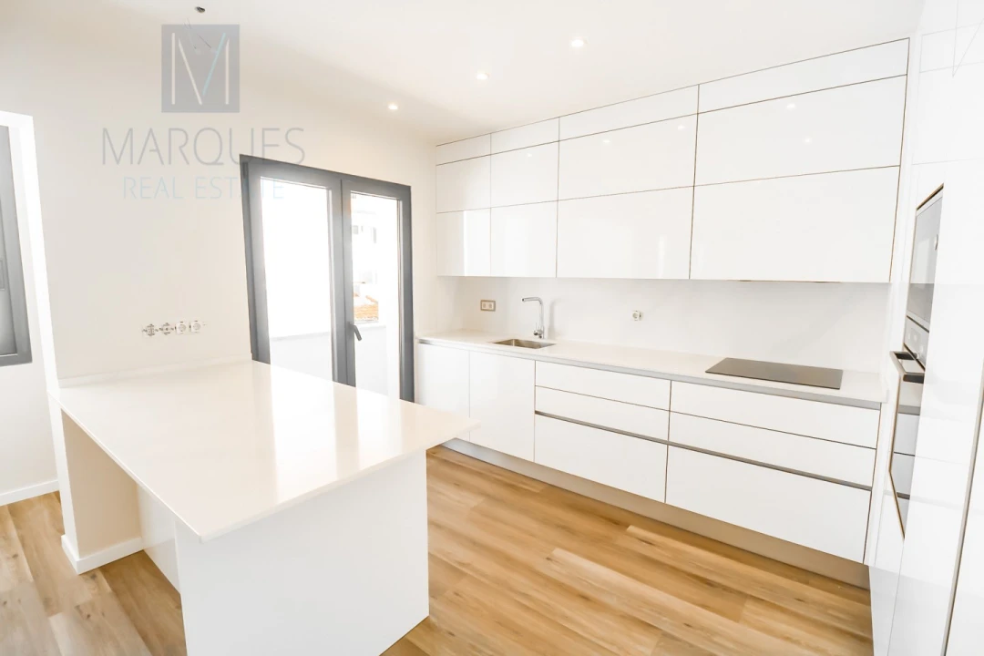 Apartamento T4 para Venda em Almada, Cova da Piedade, Pragal e Cacilhas Foto 4