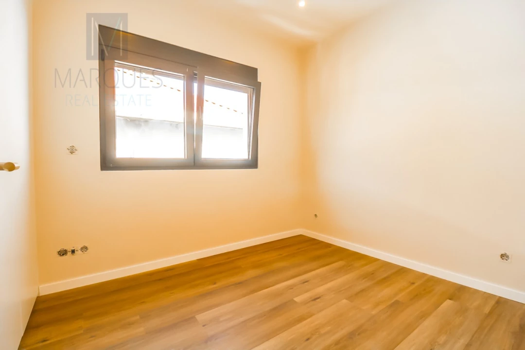 Apartamento T4 para Venda em Almada, Cova da Piedade, Pragal e Cacilhas Foto 15