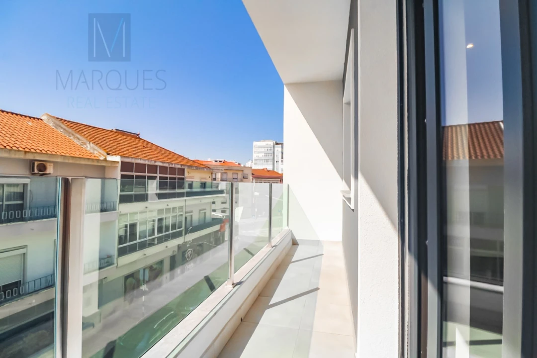 Apartamento T4 para Venda em Almada, Cova da Piedade, Pragal e Cacilhas Foto 20