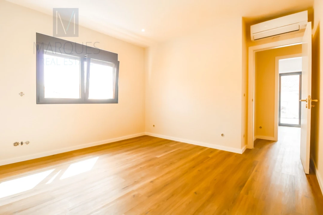 Apartamento T4 para Venda em Almada, Cova da Piedade, Pragal e Cacilhas Foto 22