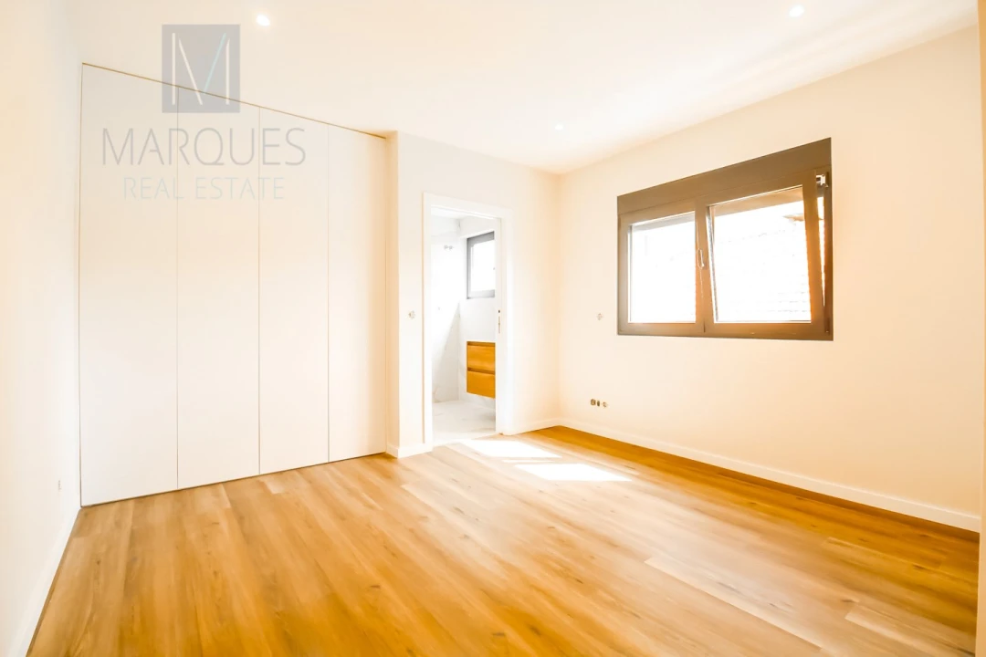 Apartamento T4 para Venda em Almada, Cova da Piedade, Pragal e Cacilhas Foto 23