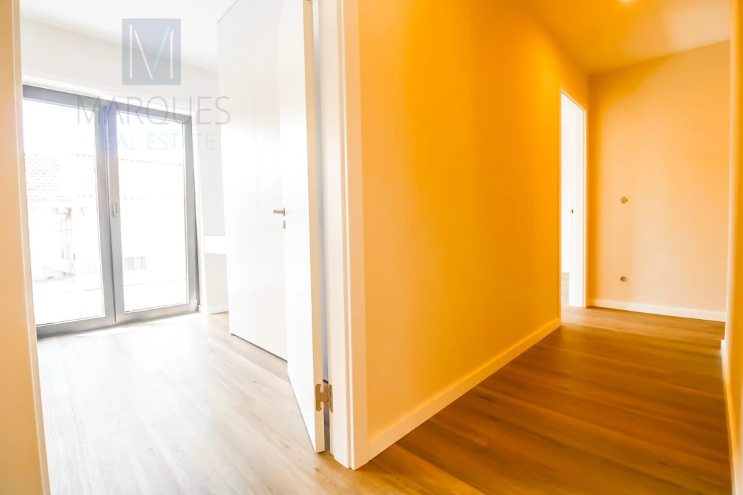 Apartamento T4 para Venda em Almada, Cova da Piedade, Pragal e Cacilhas Foto 25