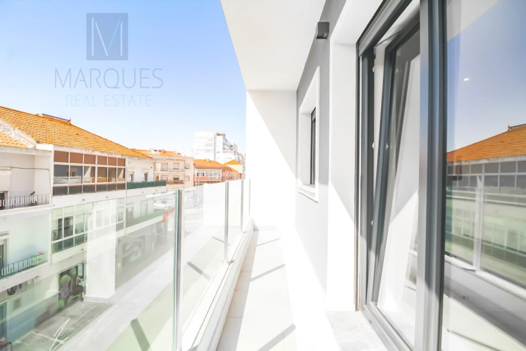 Apartamento T4 para Venda em Almada, Cova da Piedade, Pragal e Cacilhas Foto 29