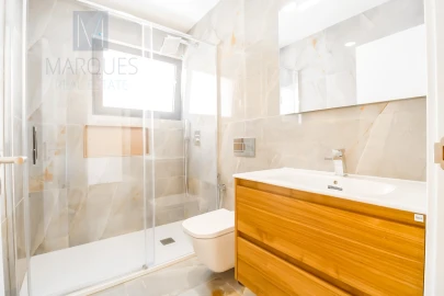 Apartamento T4 para Venda em Almada, Cova da Piedade, Pragal e Cacilhas