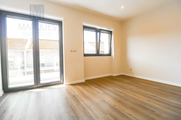 Apartamento T4 para Venda em Almada, Cova da Piedade, Pragal e Cacilhas Foto 19