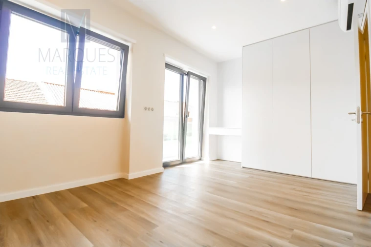 Apartamento T4 para Venda em Almada, Cova da Piedade, Pragal e Cacilhas Foto 28