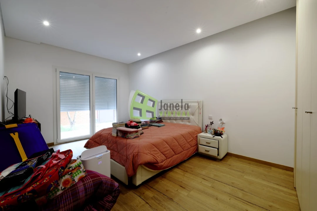 Moradia T4 para Venda em Alhos Vedros Foto 11