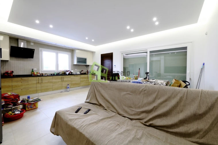 Moradia T4 para Venda em Alhos Vedros Foto 3