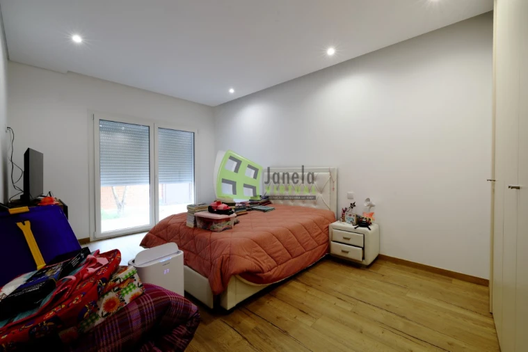 Moradia T4 para Venda em Alhos Vedros Foto 11