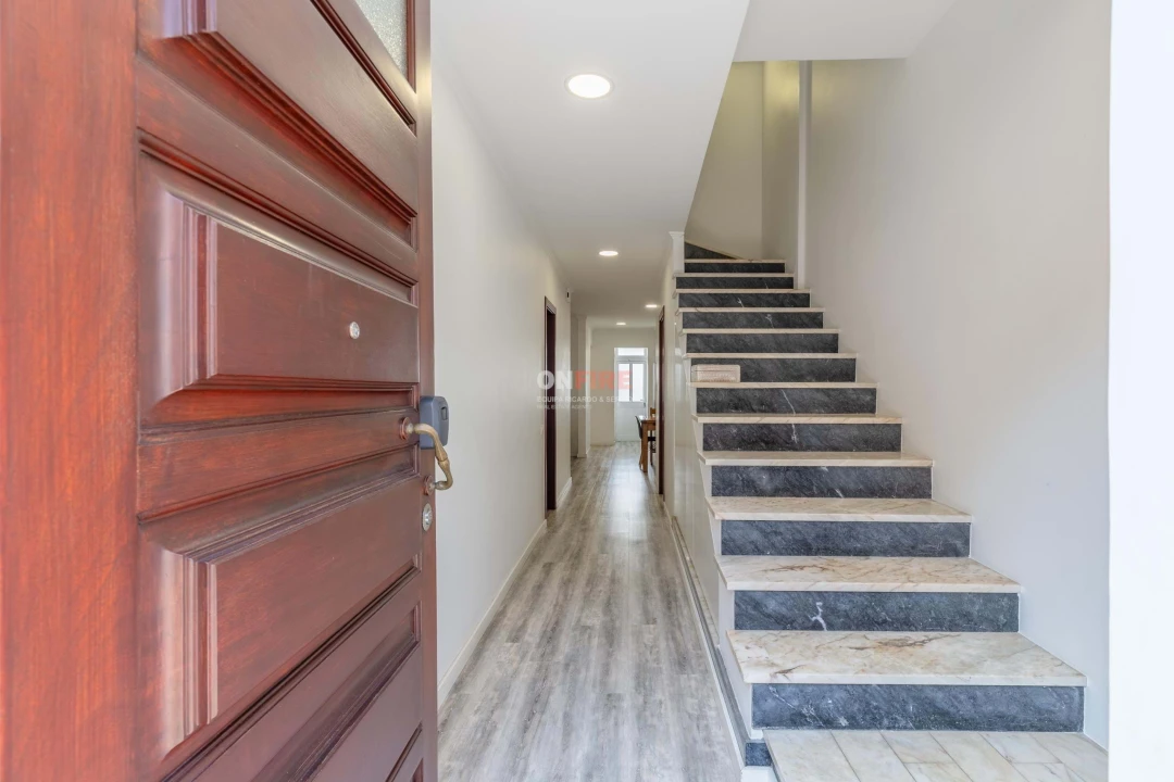 Moradia T4 para Venda em Funchal (São Pedro) Foto 10