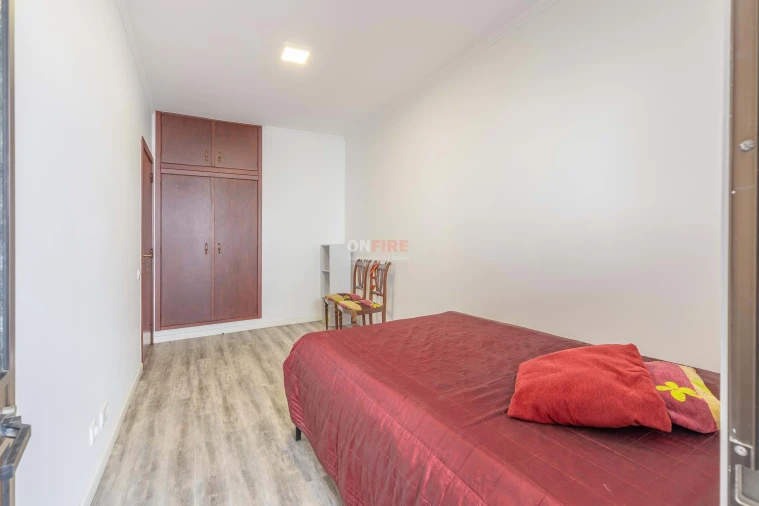 Moradia T4 para Venda em Funchal (São Pedro) Foto 8