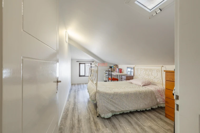 Moradia T4 para Venda em Funchal (São Pedro) Foto 9