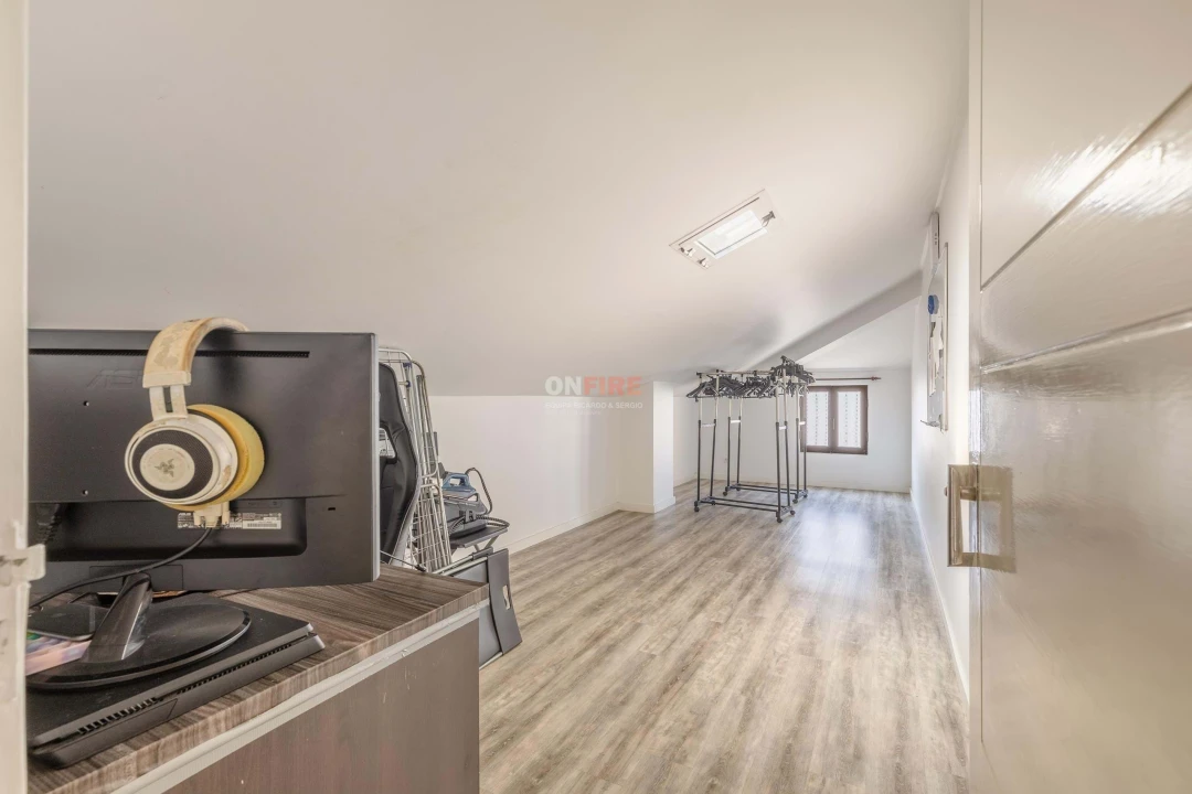 Moradia T4 para Venda em Funchal (São Pedro) Foto 31