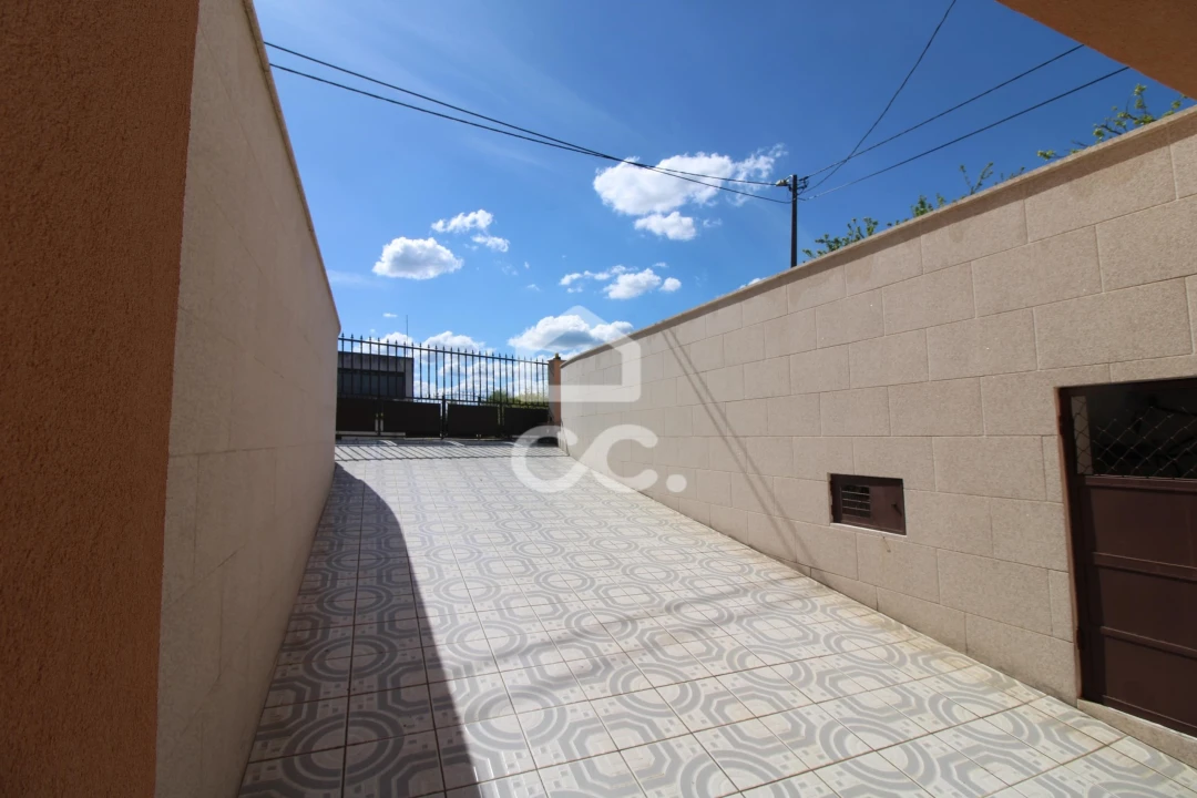 Moradia T4 para Venda em Vilar de Nantes Foto 58