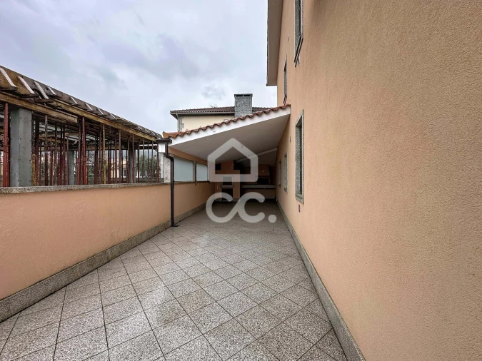 Moradia T4 para Venda em Vilar de Nantes Foto 29