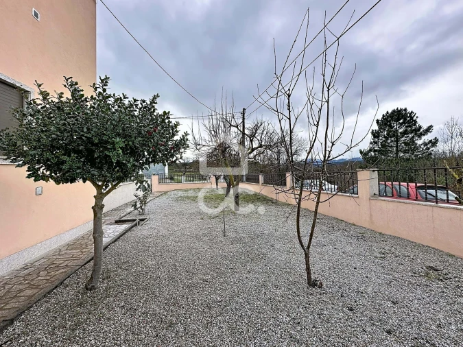 Moradia T4 para Venda em Vilar de Nantes Foto 4