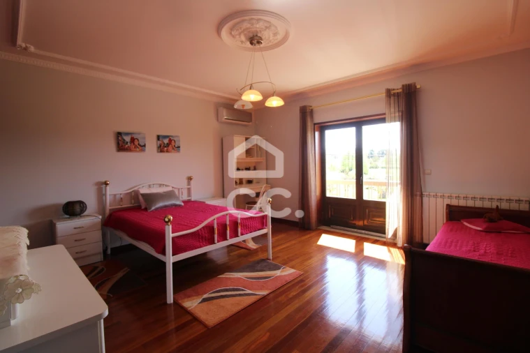 Moradia T4 para Venda em Vilar de Nantes Foto 33