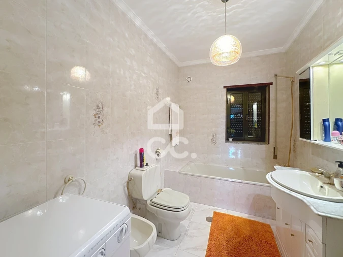 Moradia T4 para Venda em Vilar de Nantes Foto 23