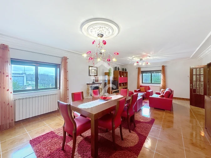 Moradia T4 para Venda em Vilar de Nantes Foto 1