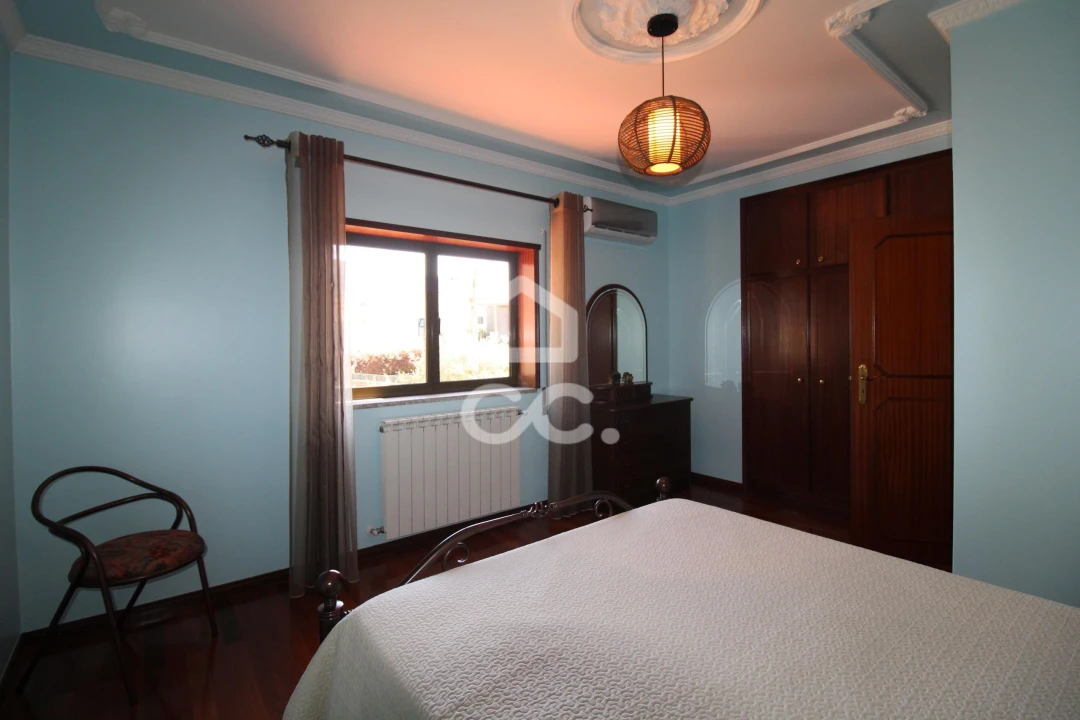 Moradia T4 para Venda em Vilar de Nantes Foto 38