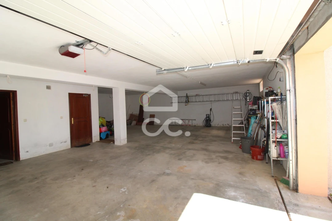 Moradia T4 para Venda em Vilar de Nantes Foto 56