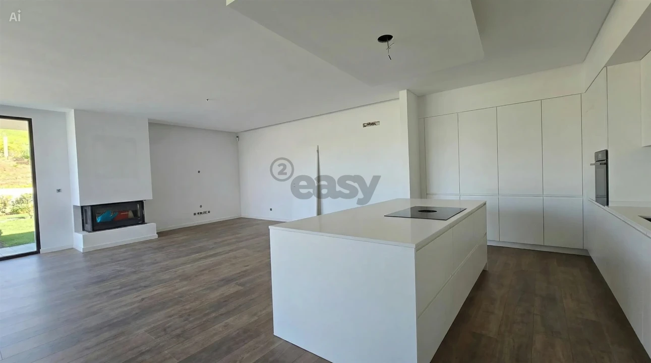 Moradia T4 para Venda em Azueira e Sobral da Abelheira Foto 17