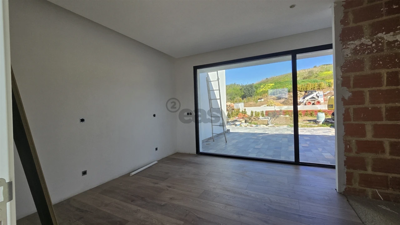 Moradia T4 para Venda em Azueira e Sobral da Abelheira Foto 15