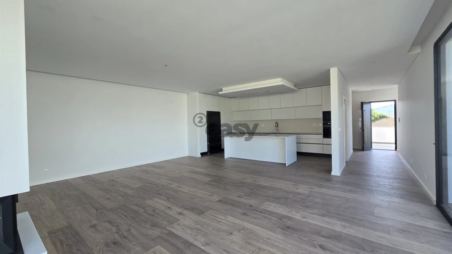 Moradia T4 para Venda em Azueira e Sobral da Abelheira Foto 23