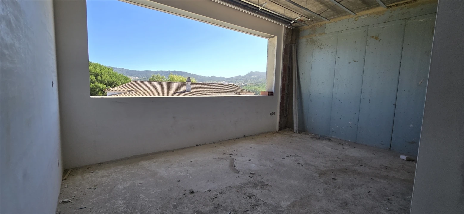 Moradia T4 para Venda em Azueira e Sobral da Abelheira Foto 19