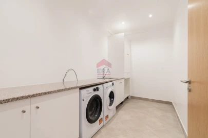 Moradia T0 para Venda em Loule (São Sebastião)