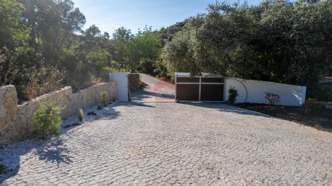 Moradia T0 para Venda em Loule (São Sebastião)