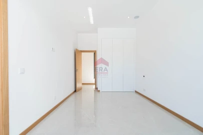 Moradia T0 para Venda em Loule (São Sebastião)