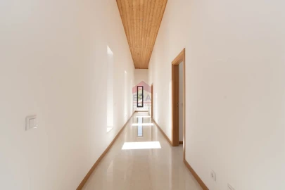 Moradia T0 para Venda em Loule (São Sebastião)