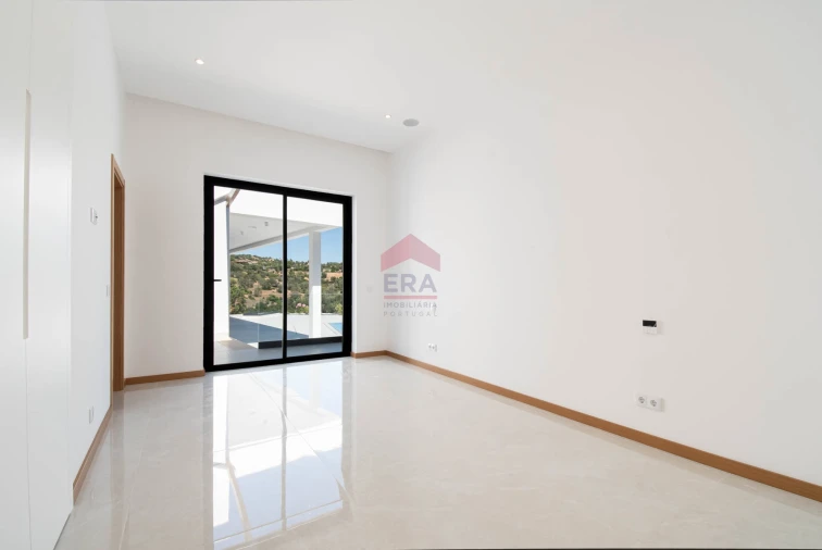 Moradia T0 para Venda em Loule (São Sebastião) Foto 31