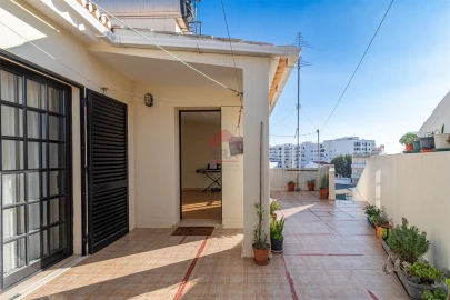 Moradia T0 para Venda em Quarteira