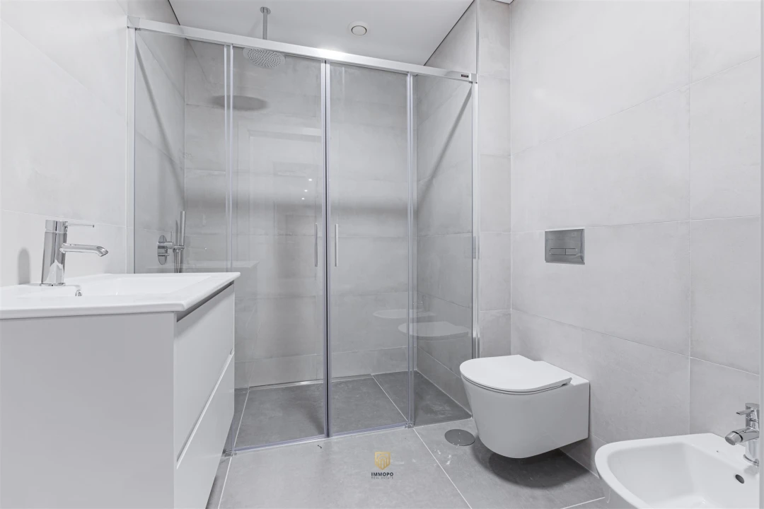 Apartamento T4 para Venda em Cedofeita, Santo Ildefonso, Sé, Miragaia, São Nicolau e Vitória Foto 17