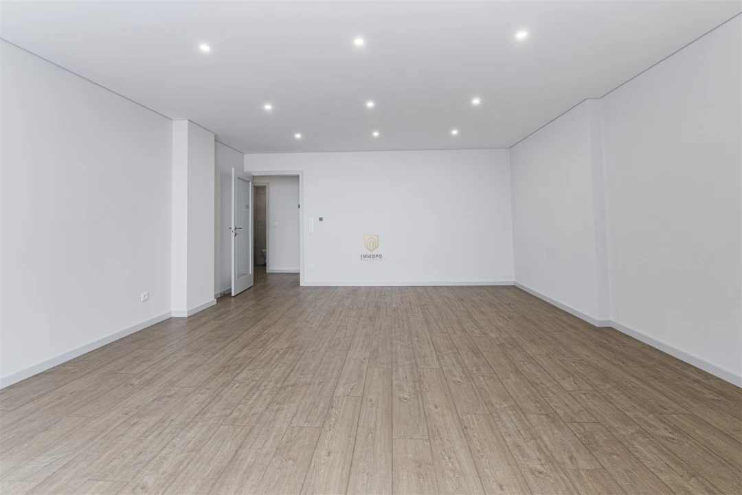 Apartamento T3 para Venda em Cedofeita, Santo Ildefonso, Sé, Miragaia, São Nicolau e Vitória Foto 5
