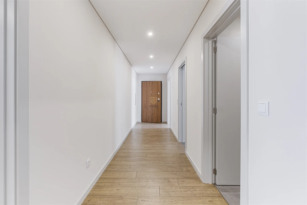 Apartamento T3 para Venda em Cedofeita, Santo Ildefonso, Sé, Miragaia, São Nicolau e Vitória Foto 4