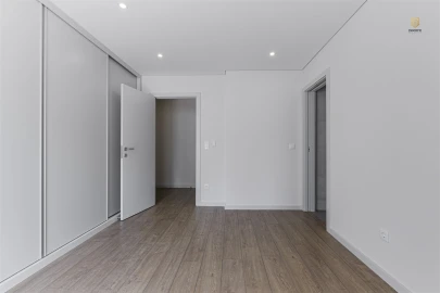 Apartamento T3 para Venda em Cedofeita, Santo Ildefonso, Sé, Miragaia, São Nicolau e Vitória